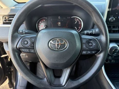 Used 2025 Toyota RAV4 XLE FWD image 19