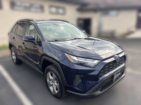 Used 2022 Toyota RAV4 XLE w/ Convenience Package AWD/4WD image 1