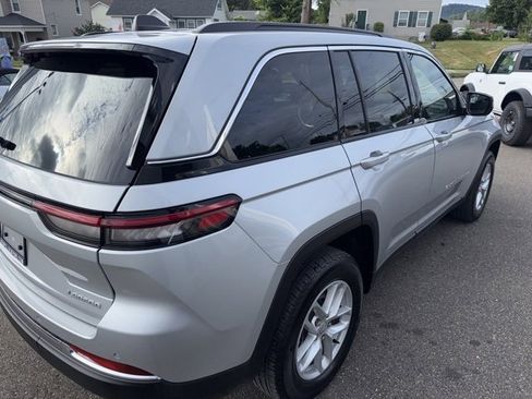 Used 2024 Jeep Grand Cherokee Laredo X w/ Trailer Tow Package image 5