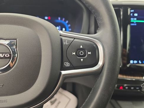 Used 2022 Volvo XC60 B5 Momentum AWD/4WD image 30