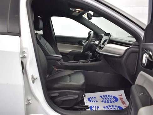 Used 2025 Jeep Compass Limited image 17