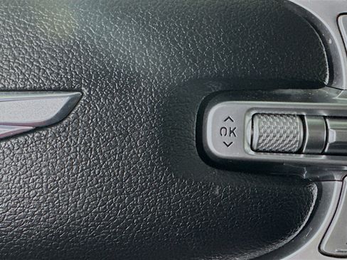 Used 2024 Genesis GV80 2.5T image 17