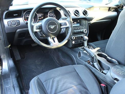 Used 2017 Ford Mustang Coupe RWD image 11