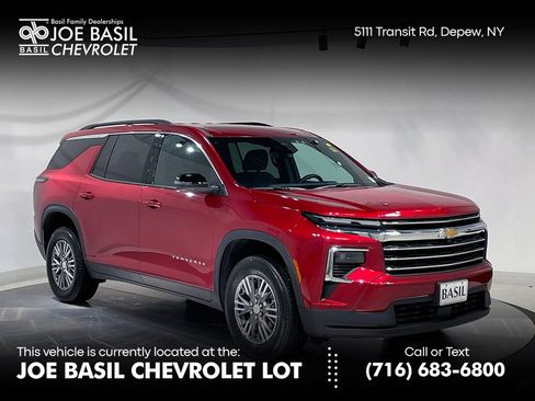 Used 2026 Chevrolet Traverse LT AWD/4WD image 1