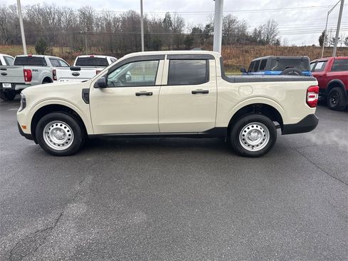 Certified 2025 Ford Maverick XL w/ Equipment Group 102A image 3