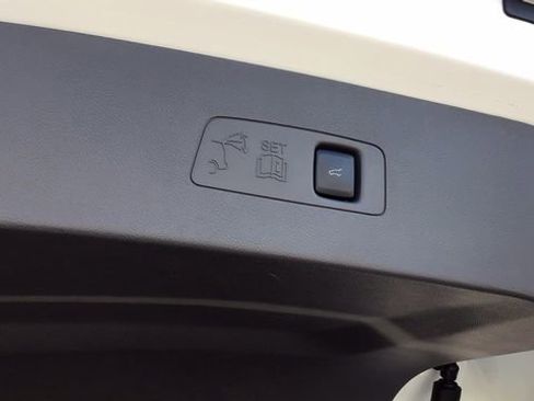 Used 2021 Lincoln Corsair Reserve w/ Equipment Group 201A image 11