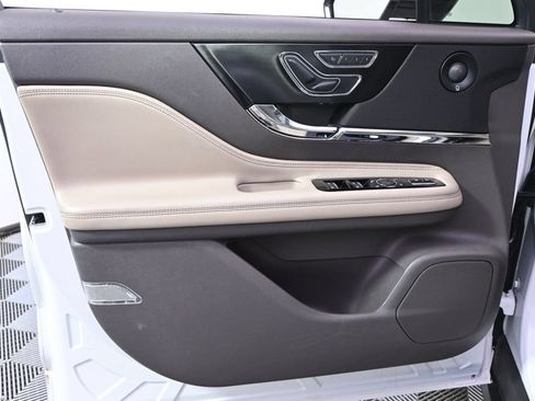 Used 2021 Lincoln Corsair Reserve AWD/4WD image 22