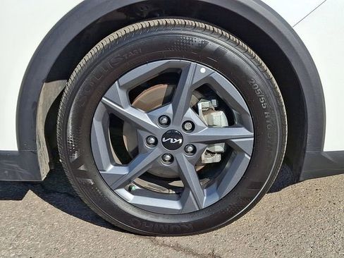 Certified 2025 Kia K4 LXS image 6