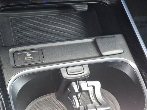 Used 2025 Mercedes-Benz GLA 250 image 25