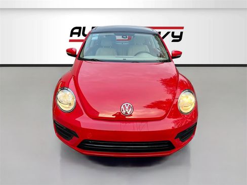 Used 2019 Volkswagen Beetle 2.0T SE image 2