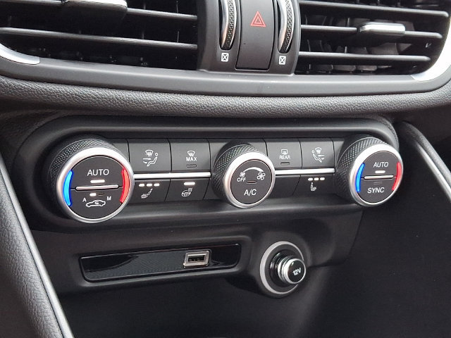 New 2026 Alfa Romeo Giulia AWD image 12