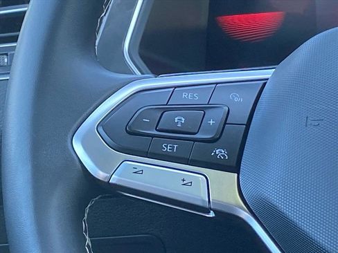 Certified 2023 Volkswagen Tiguan SE R-Line image 7