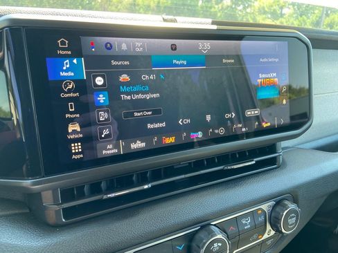 New 2025 Jeep Gladiator Sport image 19