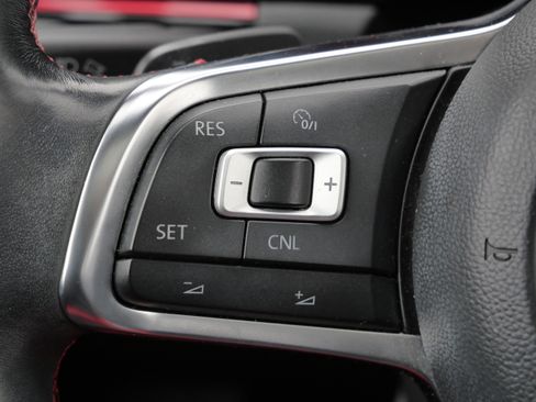 Used 2018 Volkswagen Jetta GLI image 30