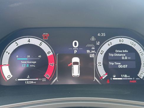 Used 2024 Toyota Grand Highlander AWD image 16