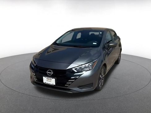 Used 2025 Nissan Versa SV FWD image 7
