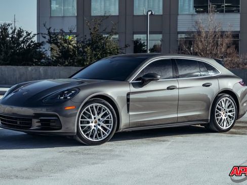Used 2018 Porsche Panamera 4S image 36