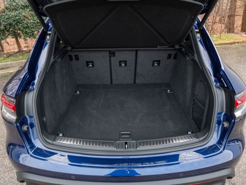 Used 2025 Porsche Macan image 43