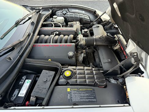 Used 1997 Chevrolet Corvette Coupe w/ Memory Pkg image 24