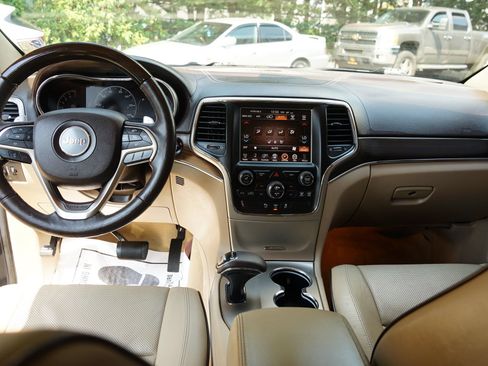 Used 2014 Jeep Grand Cherokee Overland AWD/4WD image 18