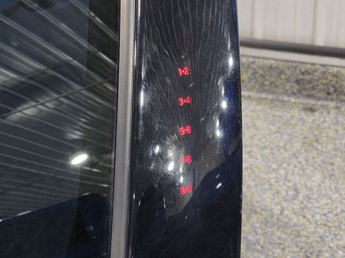 Used 2018 Ford Fusion SE w/ Fusion SE Technology Package image 10