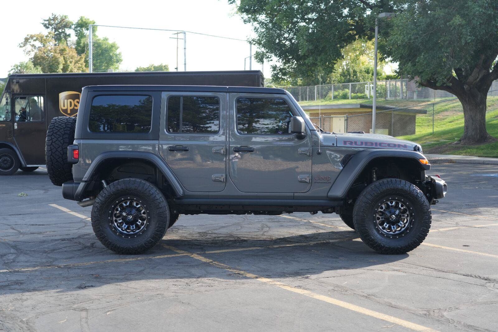 Used 2023 Jeep Wrangler Unlimited Rubicon AWD/4WD image 6