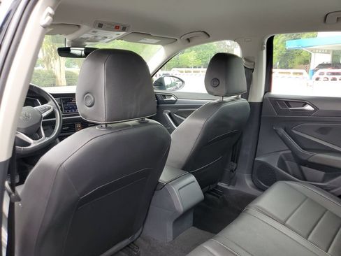 Used 2024 Volkswagen Jetta SE FWD image 11
