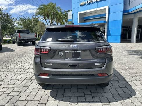 Used 2024 Jeep Compass Latitude AWD/4WD image 37