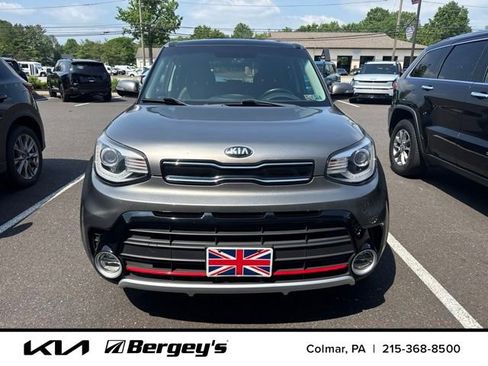 Used 2018 Kia Soul ! w/ Tech Package FWD image 2