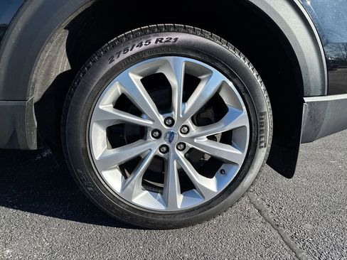 Used 2022 Ford Explorer Platinum w/ Technology Package AWD/4WD image 29