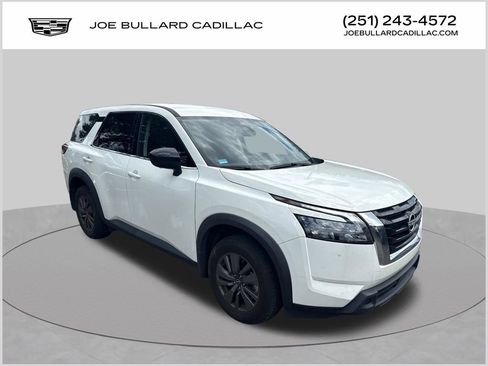 Used 2024 Nissan Pathfinder S FWD image 1