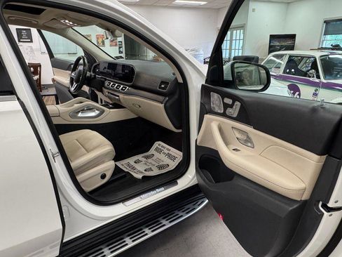 Used 2020 Mercedes-Benz GLS 450 4MATIC image 18