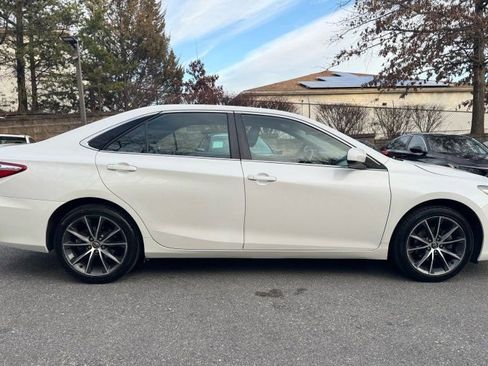 Used 2017 Toyota Camry XSE image 8