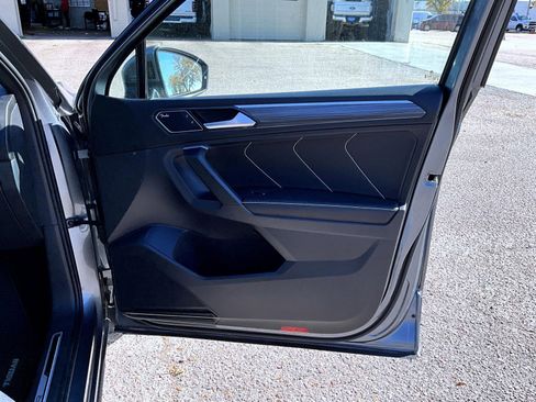 Used 2023 Volkswagen Tiguan SEL R-Line image 17