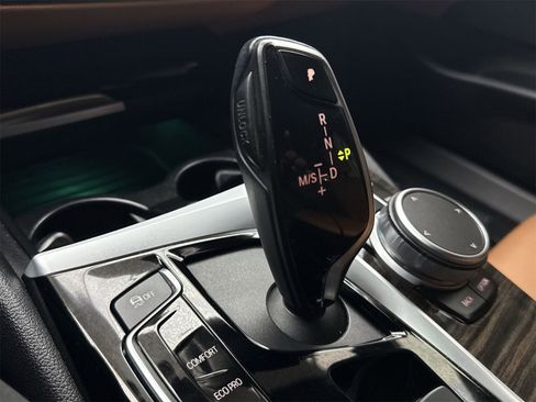 Used 2020 BMW 530i w/ Convenience Package image 26