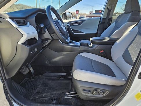 Used 2024 Toyota RAV4 XLE image 8