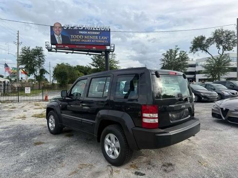 Used 2011 Jeep Liberty Sport RWD image 6