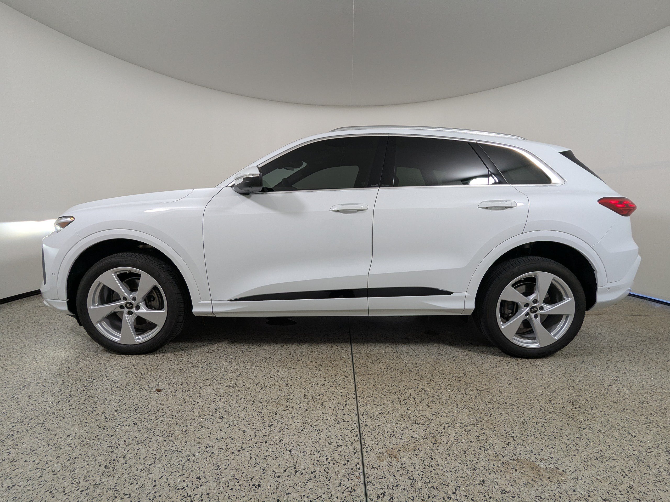 Certified 2025 Audi Q5 Premium w/ Premium Plus AWD/4WD image 4