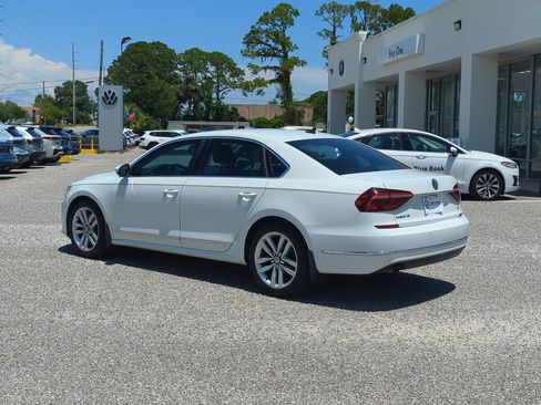 Used 2017 Volkswagen Passat 1.8T SE FWD image 5