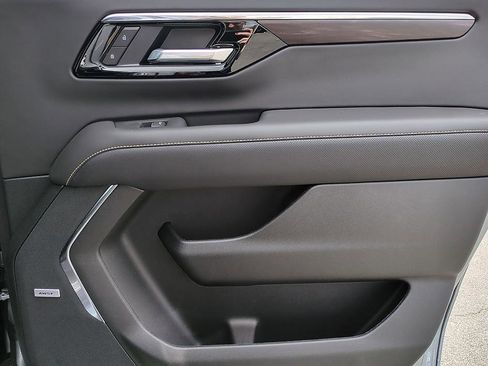New 2026 Chevrolet Suburban Premier w/ Sun And Tow Package AWD/4WD image 37
