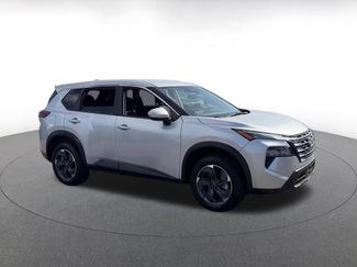 Used 2025 Nissan Rogue SV FWD video 2