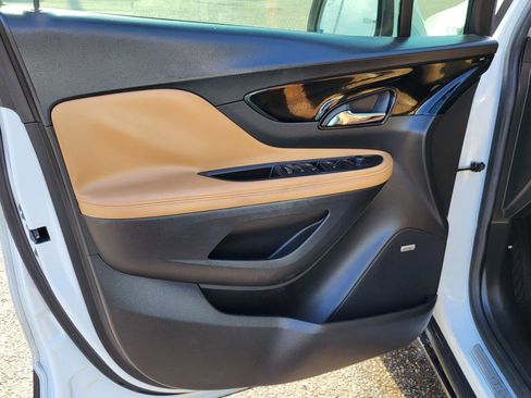 Used 2018 Buick Encore Premium image 21