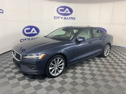 Used 2021 Volvo S60 T5 Momentum w/ Protection Package Premier FWD image 7