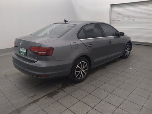 Used 2017 Volkswagen Jetta SE FWD image 10