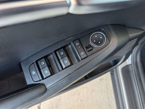 Used 2025 Kia Seltos S image 21