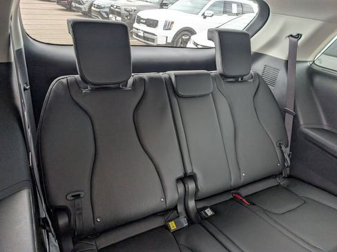 New 2025 Kia Carnival SX image 15