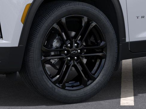New 2026 Chevrolet Traverse LT w/ Driver Confidence Package image 9
