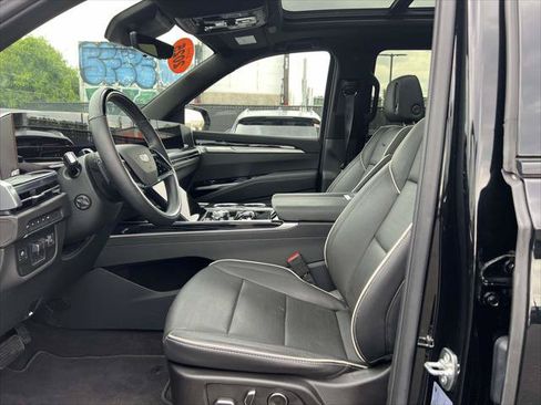 Used 2025 Cadillac Escalade ESV Sport w/ LPO, ONYX Package AWD/4WD image 20