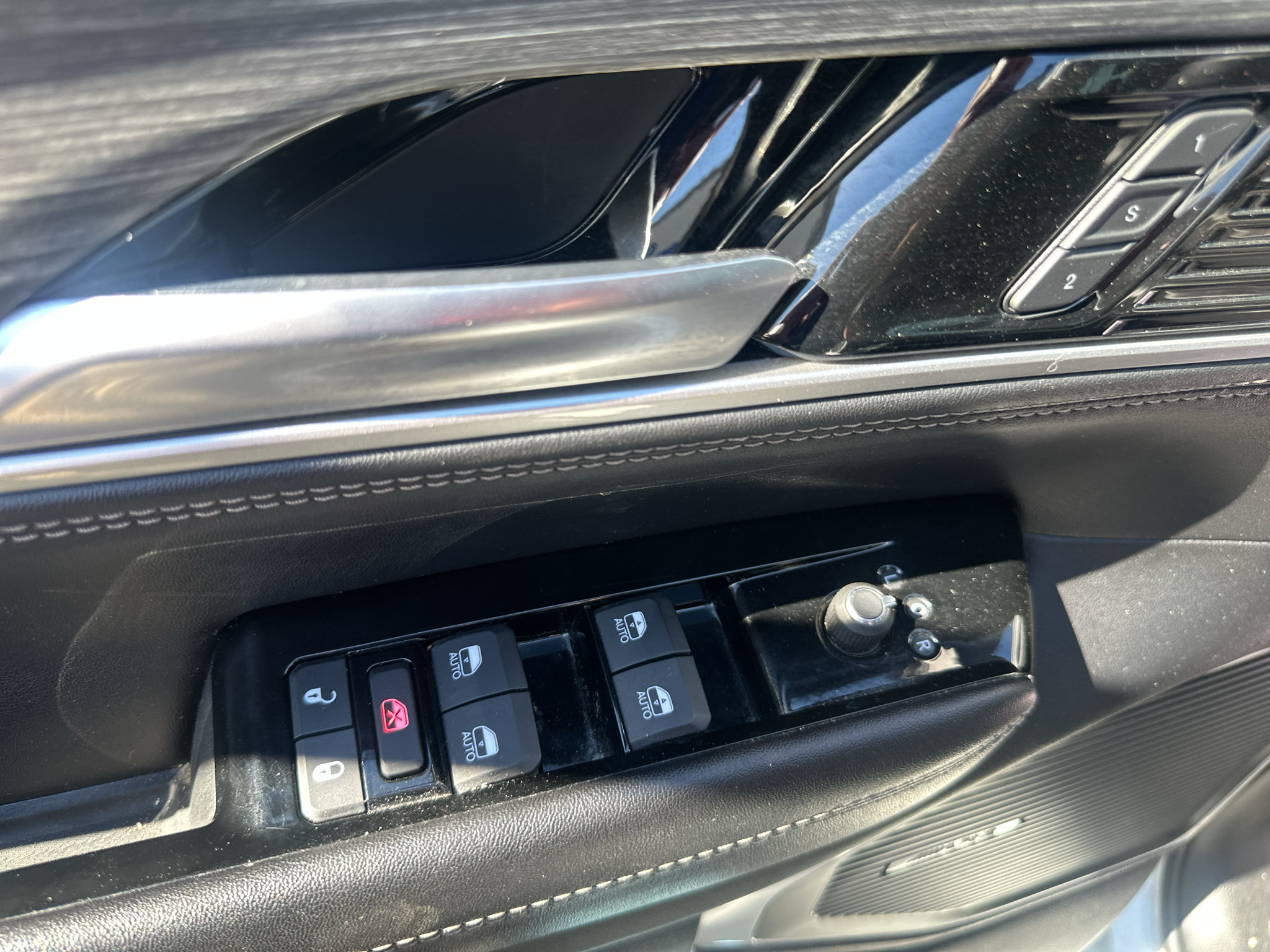Used 2024 Jeep Wagoneer Series III AWD/4WD image 22