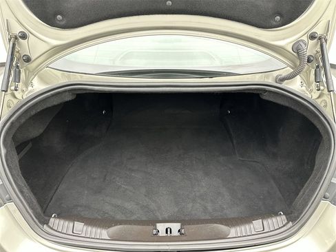 Used 2012 Jaguar XF image 24